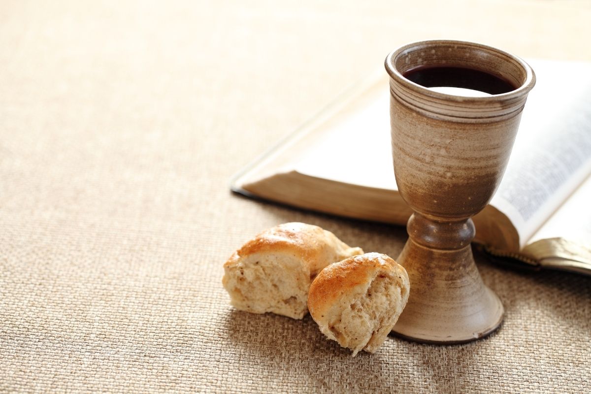 A photo depicting communion for Catholics.