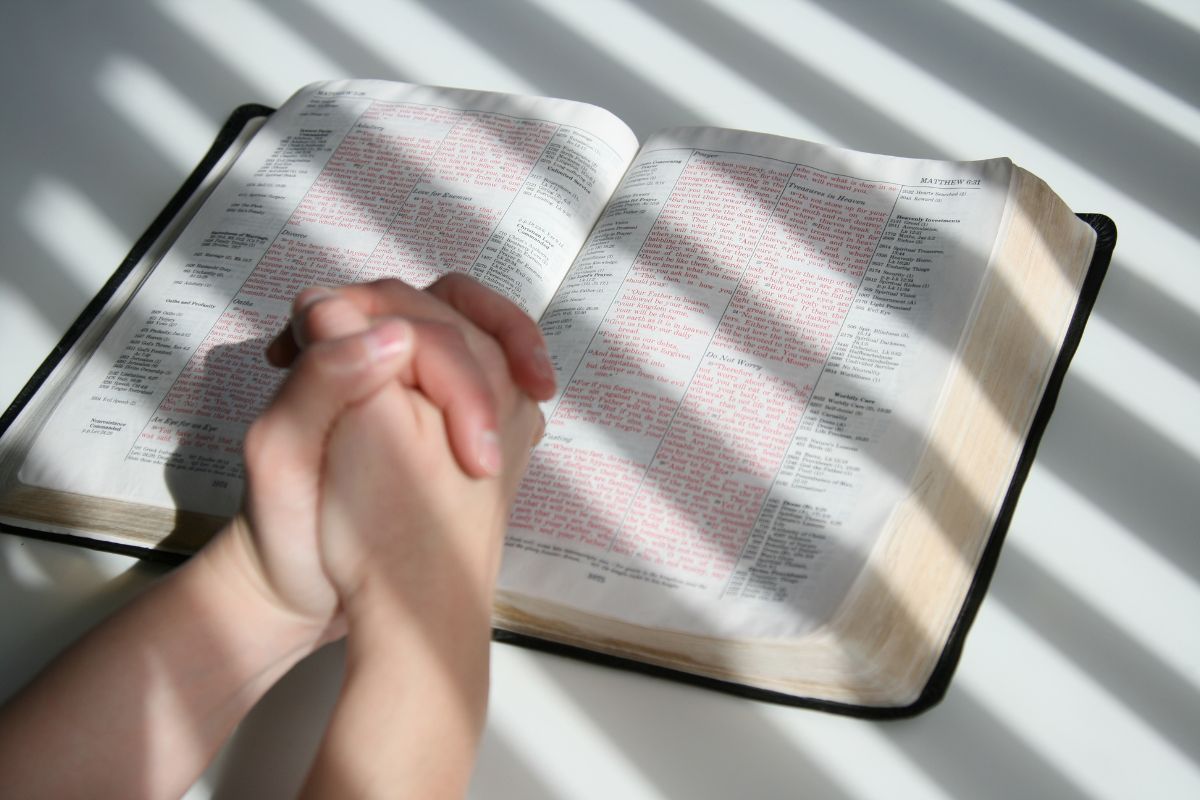 The person prays to God for protection from evil.