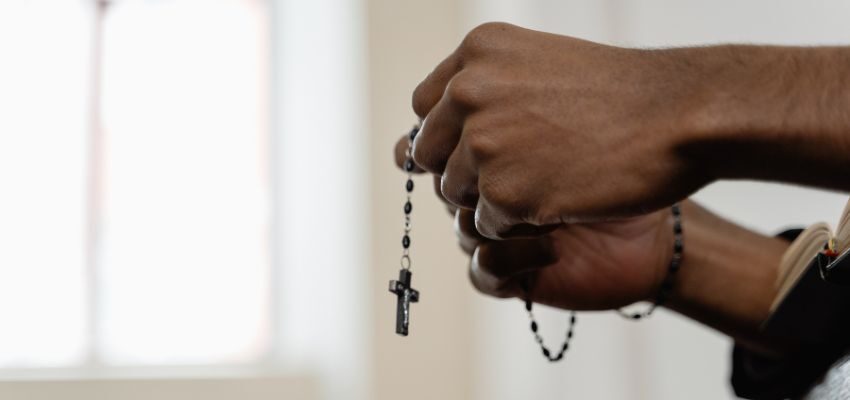 catholic prayers protection (3) The person prays to God to overcome fear and for protection from evil.