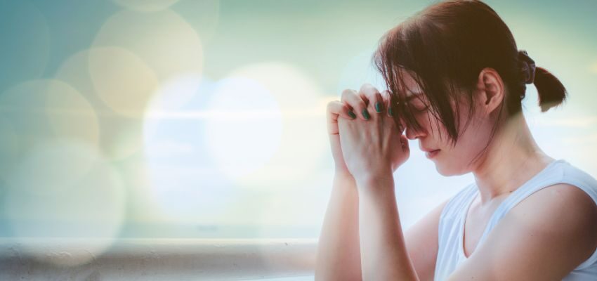 being a woman of god bible verses (2) The woman is praying.